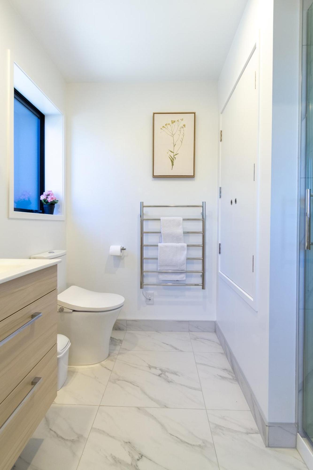 Luxury Studio With Balcony - Close To Supermarket Christchurch Dış mekan fotoğraf